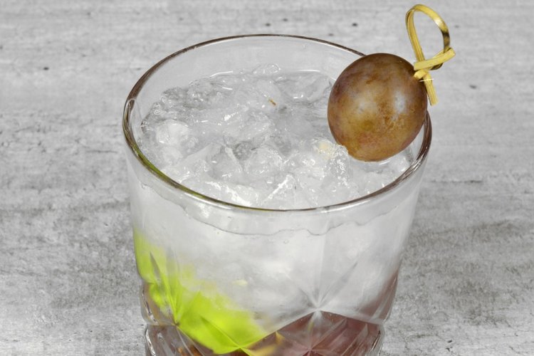 Коктейль с самбукой и шампанским