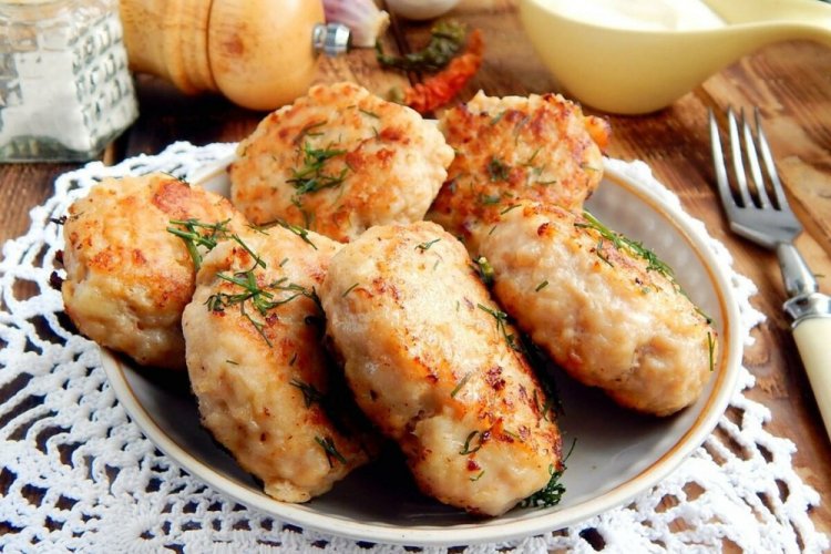 Куриные котлеты с картошкой и сметаной