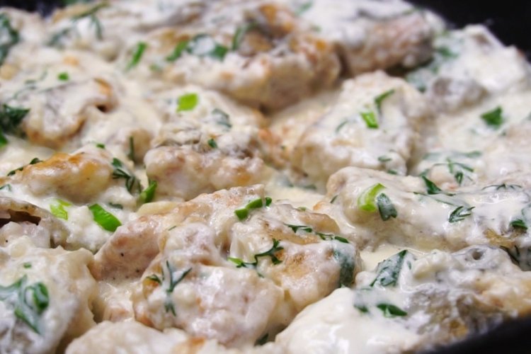 Филе минтая в сливках на сковороде