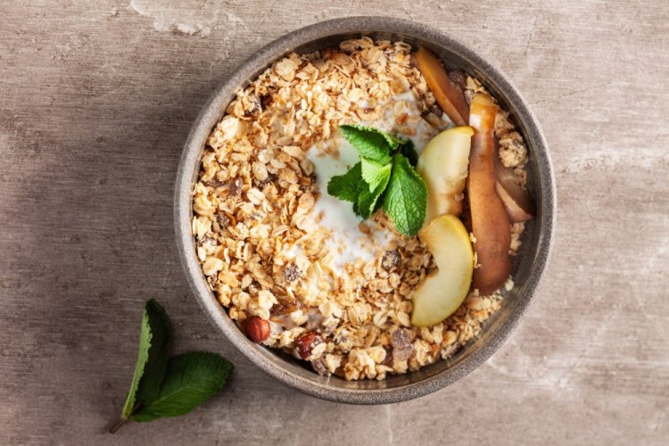 Яблочные мюсли на завтрак