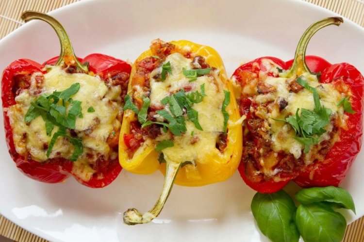 Фаршированные перцы с индейкой