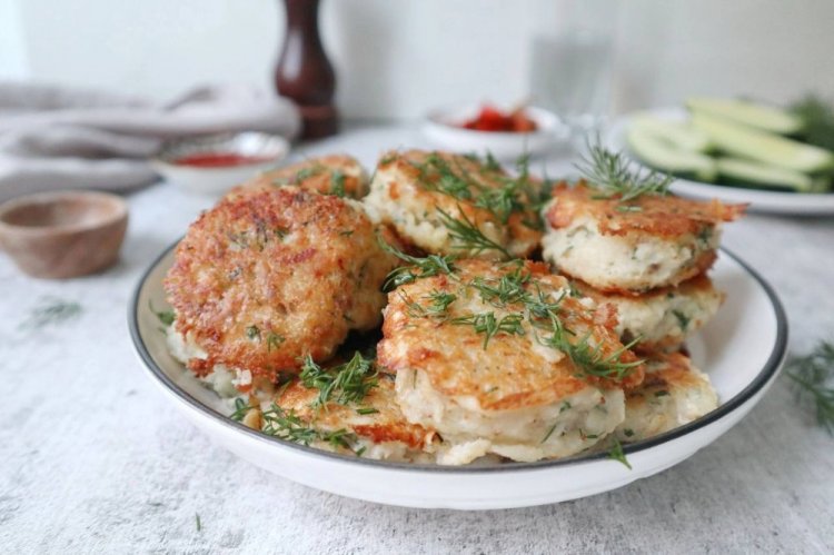 Котлеты из минтая на сковороде