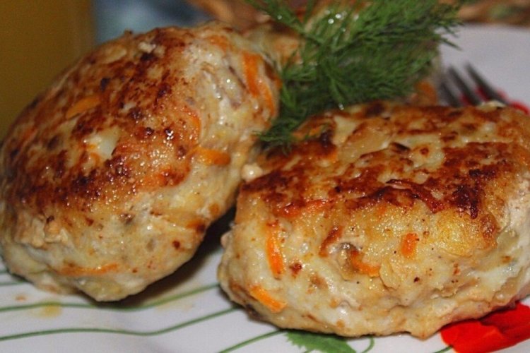 Котлеты из минтая с морковью и луком