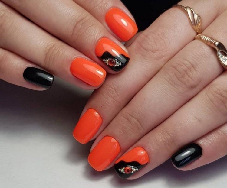 Оранжевый с черным