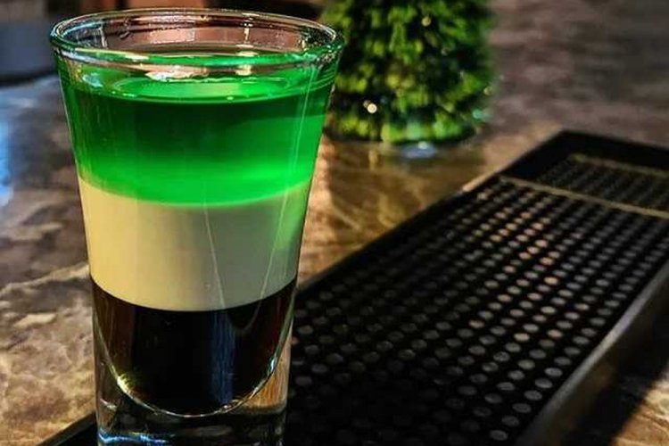 Б-52 с мятным шнапсом