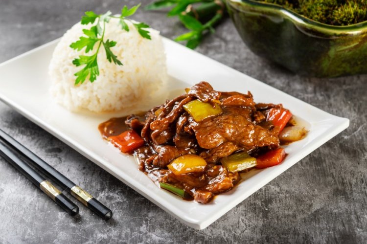 Говядина с болгарским перцем в устричном соусе