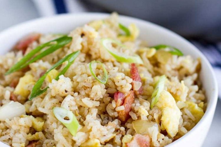 Рис с яйцом и свининой
