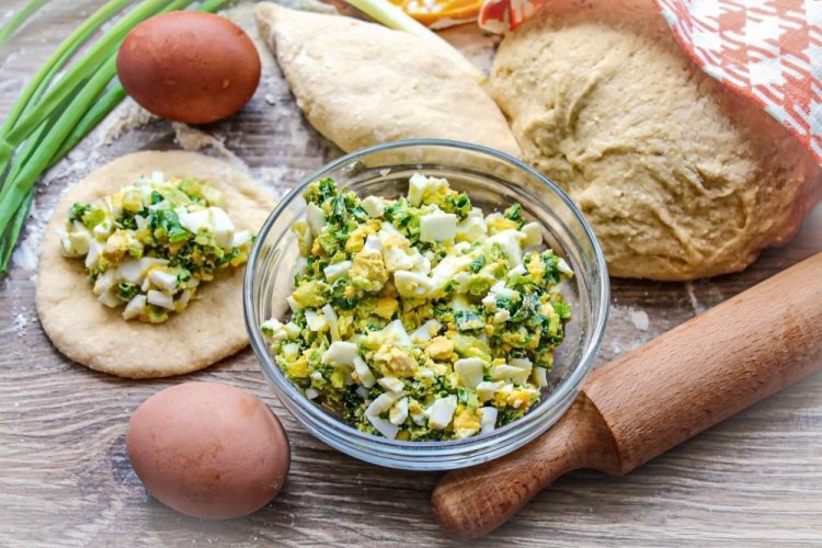 Начинка с яйцом и зеленым луком