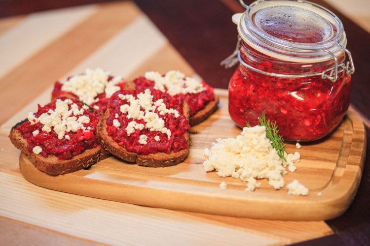 Свекольная намазка на бутерброды