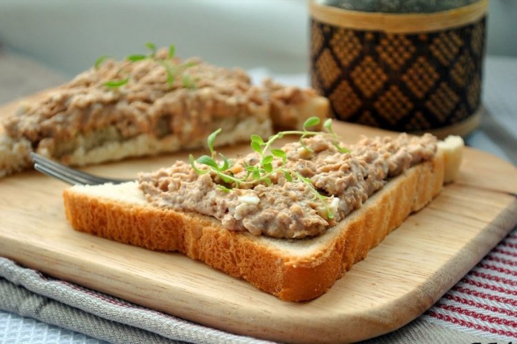 Намазка из печени трески с яйцом