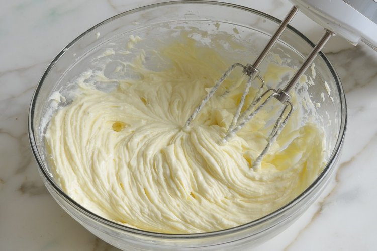 Сливочный крем на молоке для торта