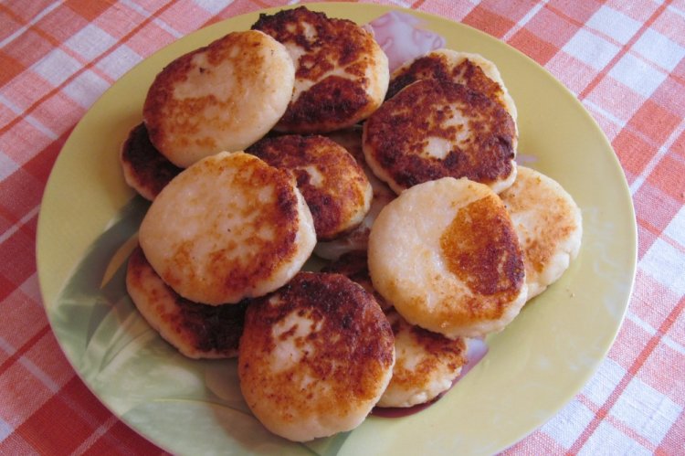 Сырники с колбасой