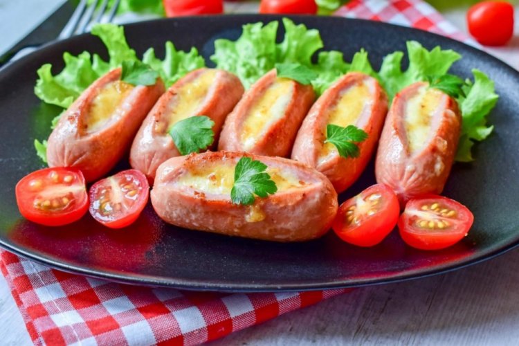 Сосиски с сыром в духовке