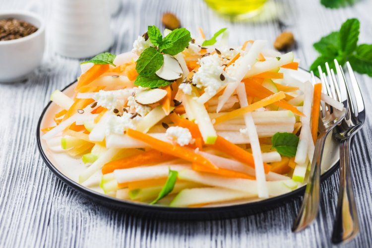 15 салатов из репы, которые точно понравятся домашним