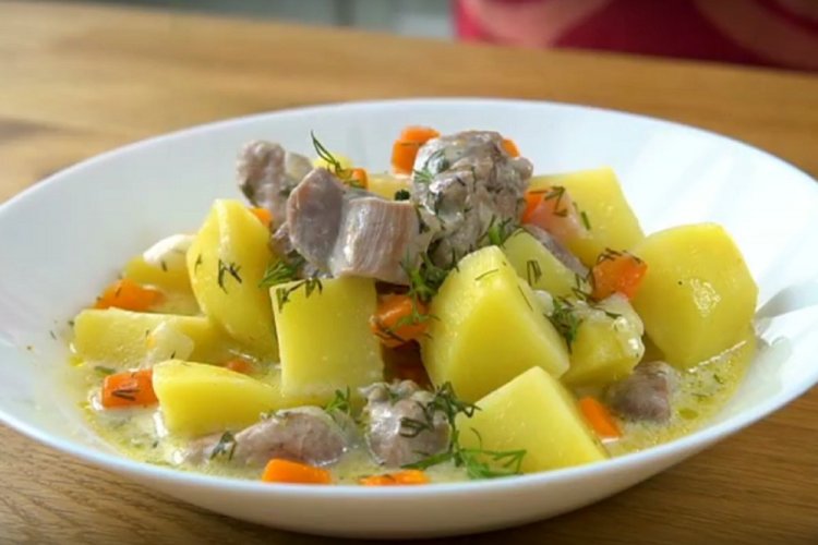 Тушеная индейка с картошкой