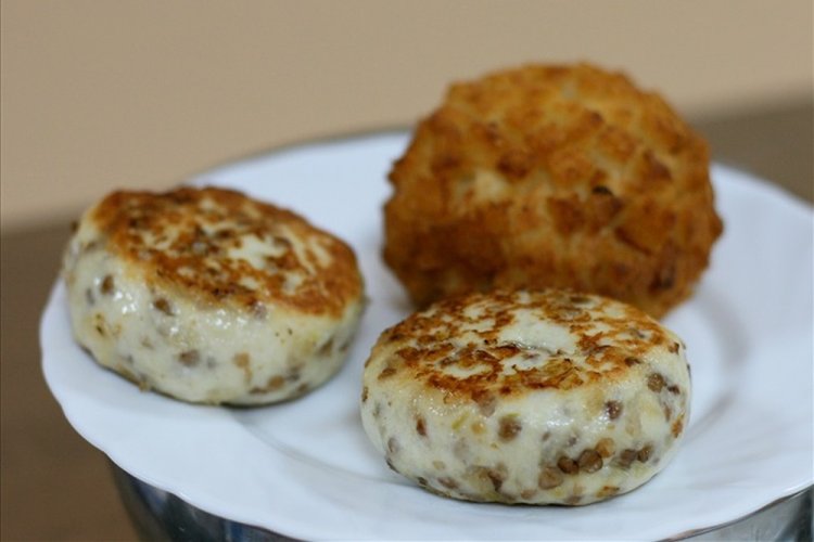 Гречаники с творогом и яблоками