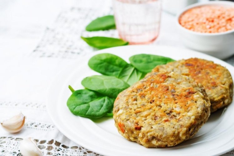 Котлеты из чечевицы с картошкой