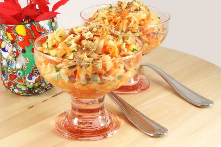 Салат из топинамбура, моркови и яблока