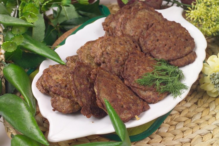 Котлеты из свиной печени с яблоком