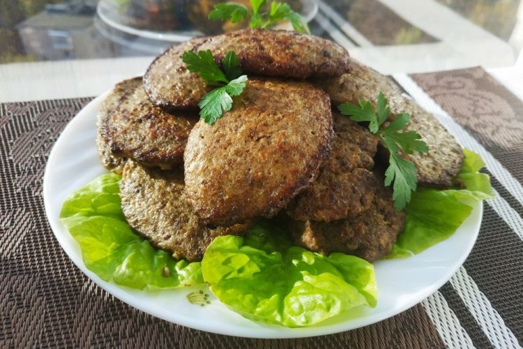 Котлеты из свиной печени с гречкой