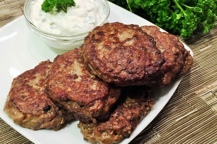 Котлеты из свиной печени с мясом