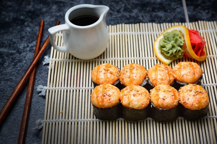 Запеченные роллы с мидиями