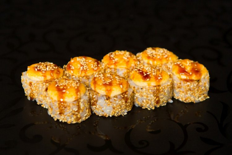 Запеченные роллы с копченым угрем