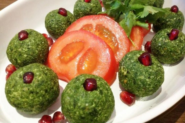 Пхали из экалы с кедровыми орешками