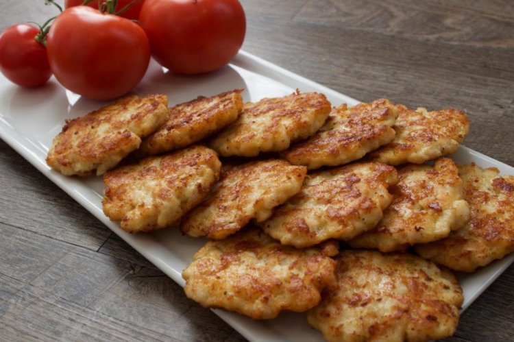 Рубленый шницель из курицы с луком и чесноком