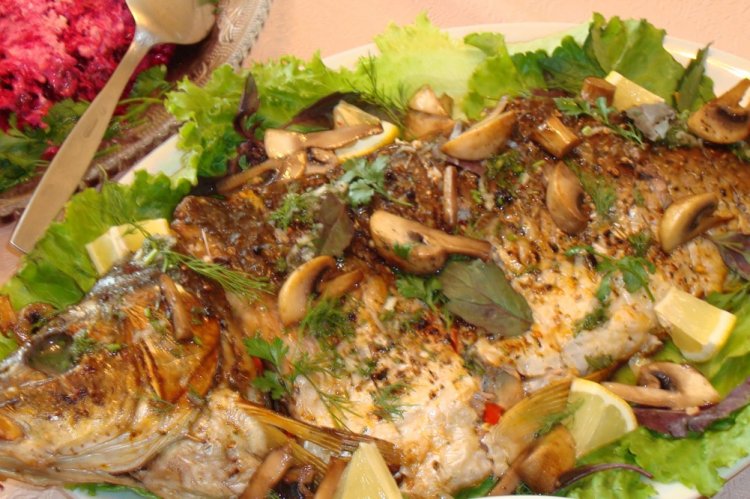 Карп с шампиньонами на Новый год 2024