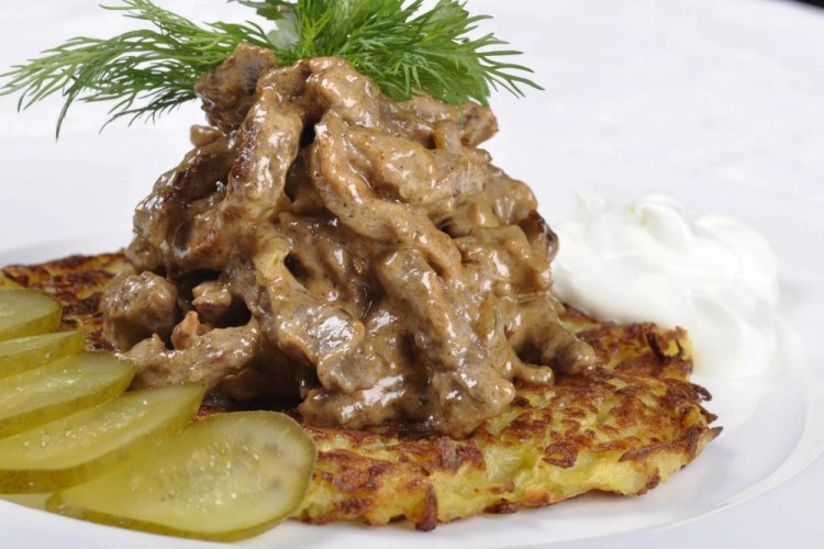 Бефстроганов из свинины на сковороде