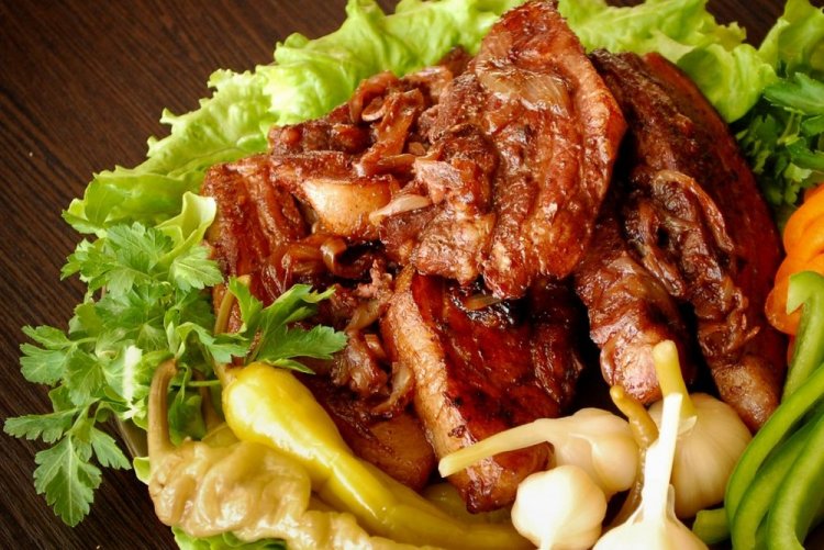 Свинина в красном вине на сковороде