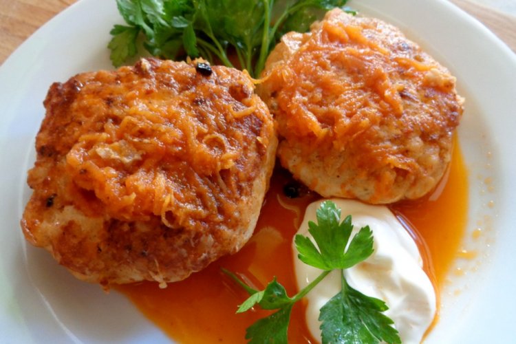 Ленивые голубцы с помидорами на сковороде