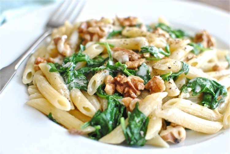 Паста в сливочном соусе с грецкими орехами