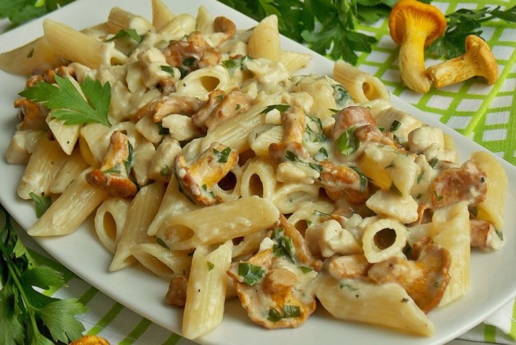 Паста с лисичками в сливочном соусе