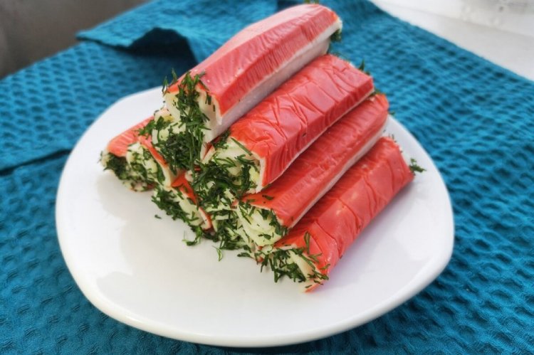 Крабовые палочки, фаршированные творожным сыром и болгарским перцем