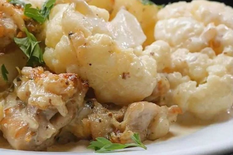 Жаркое из курицы с цветной капустой и морковью