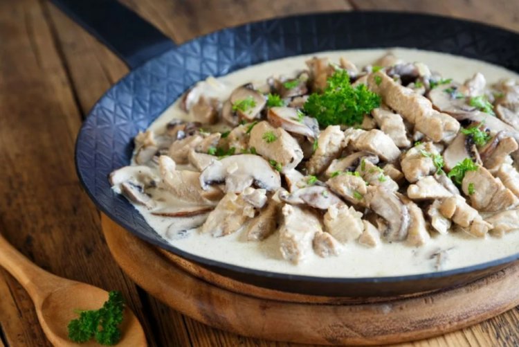 Индейка с грибами в сливочном соусе