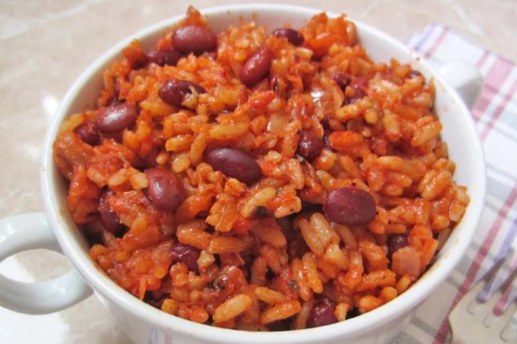 Рис с консервированной фасолью