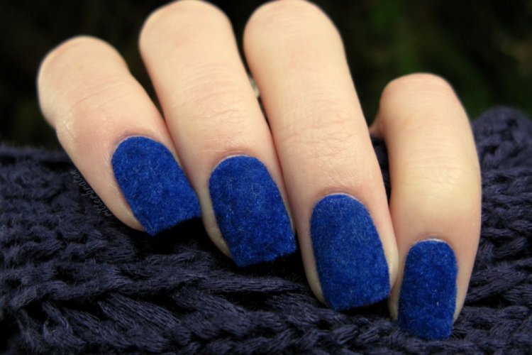 Мохнатый маникюр