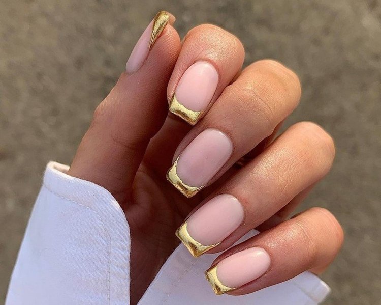 Золотой френч на Новый год 2024