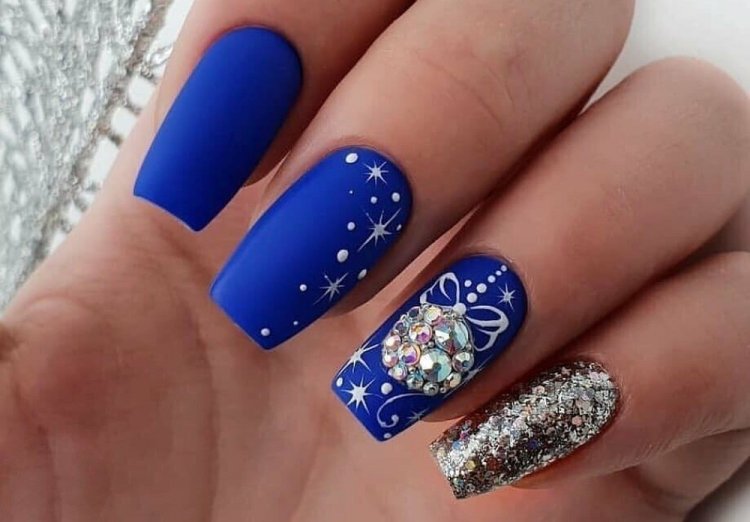 Елочные украшения из стразов