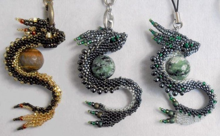 Дракон из бисера