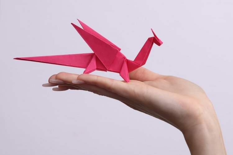 Оригами дракон из бумаги