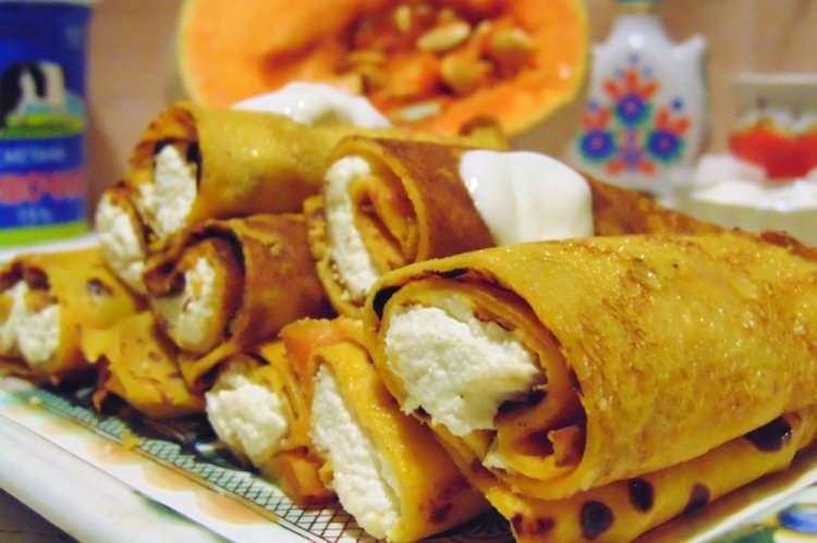 Блины из тыквы с творожной начинкой