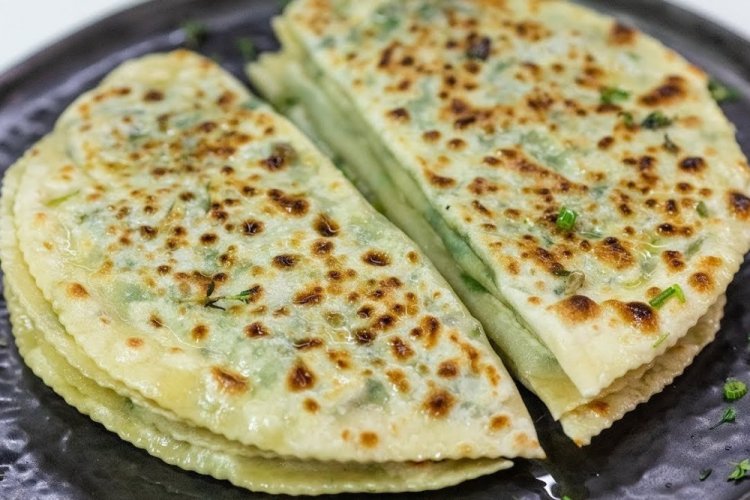 Чуду с яйцами и зеленым луком