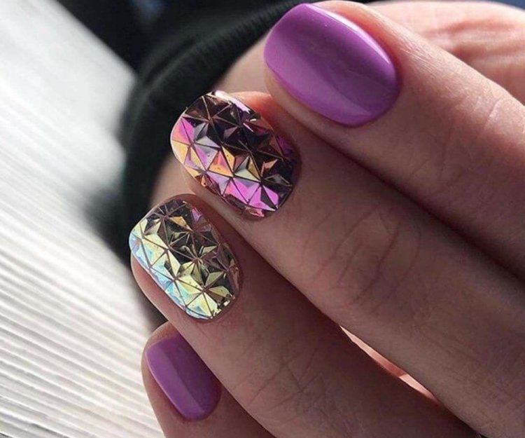 Маникюр Чешуя дракона на Новый год 2024