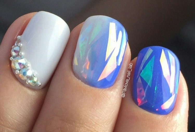 Прозрачное битое стекло