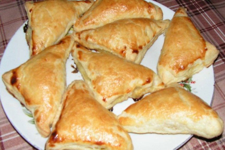 Слоеные пирожки с тыквой и шпинатом