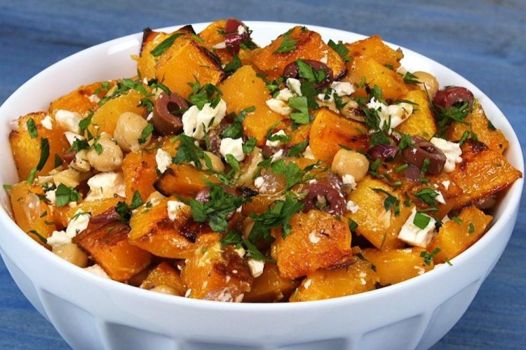 Салат с тыквой, нутом и брынзой